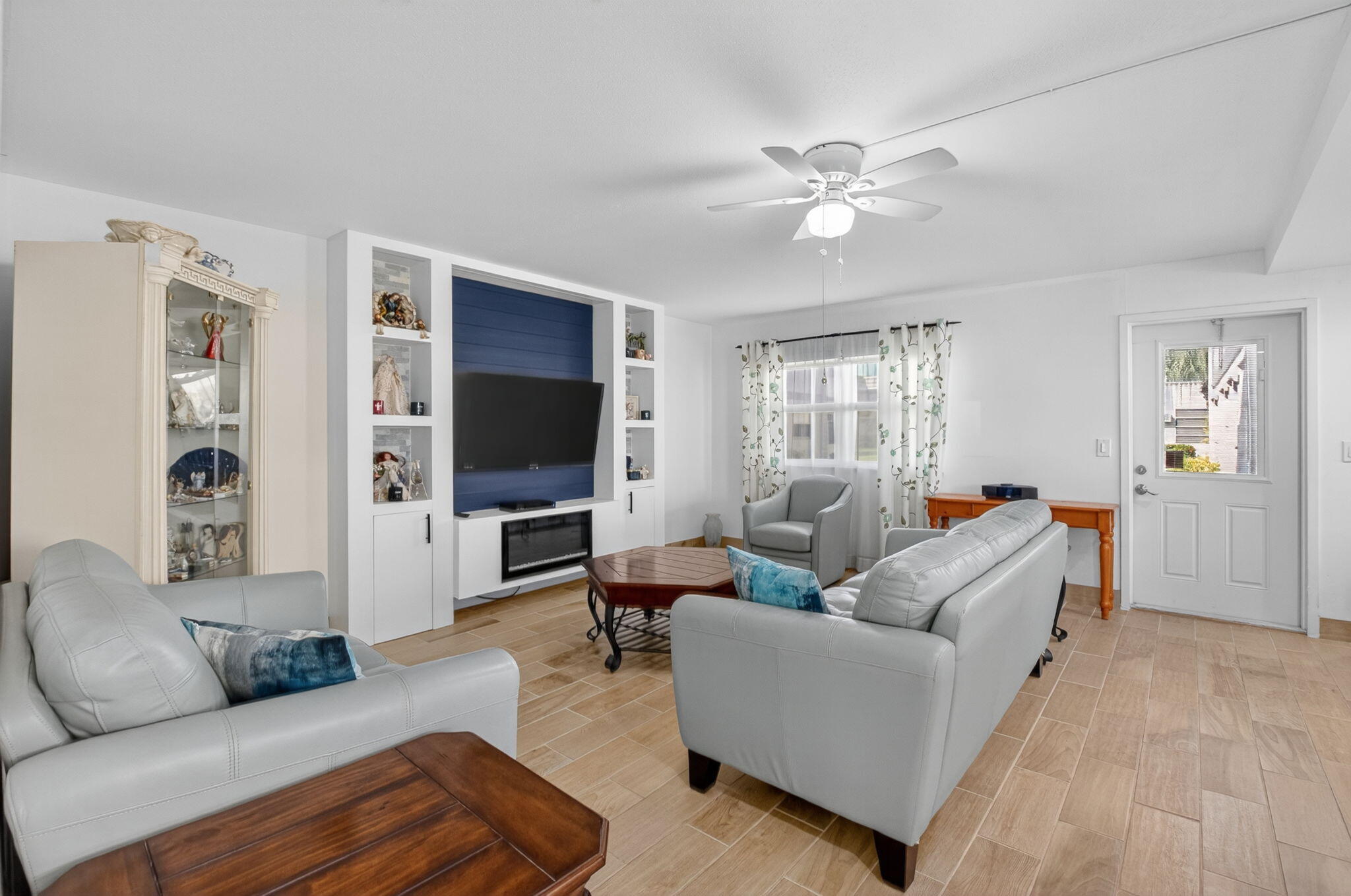 KINGS POINT - Residential