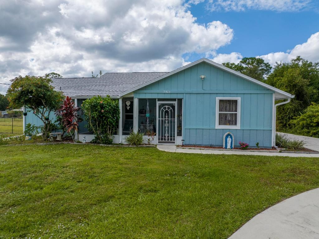 Photo of 5409 Palmetto Drive, Fort Pierce, FL 34982 (MLS # R11138536)