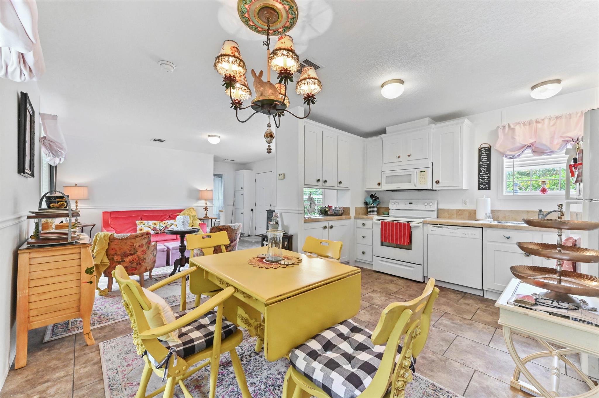 VIEW STREET MOBILE HOME P - Residential