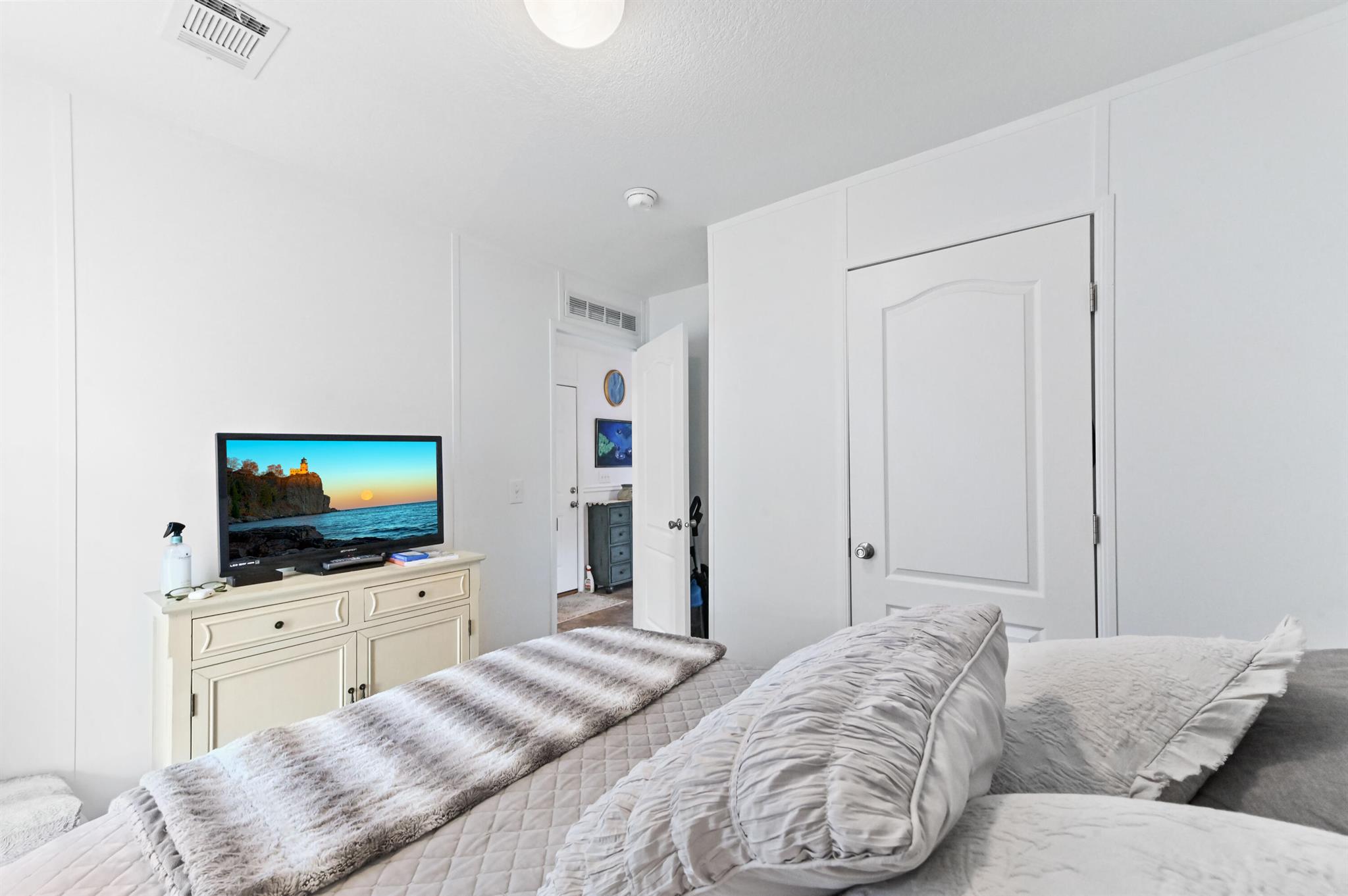 VIEW STREET MOBILE HOME P - Residential