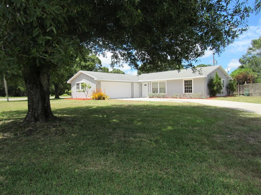 Photo of 8008 Palomar Street, Fort Pierce, FL 34951 (MLS # R10823214)