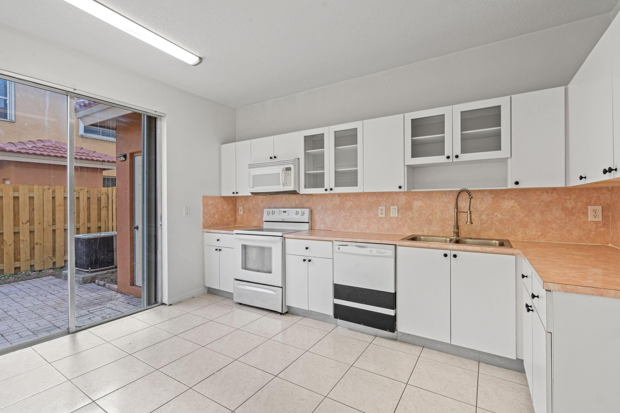 Villa Vizcaya - Residential