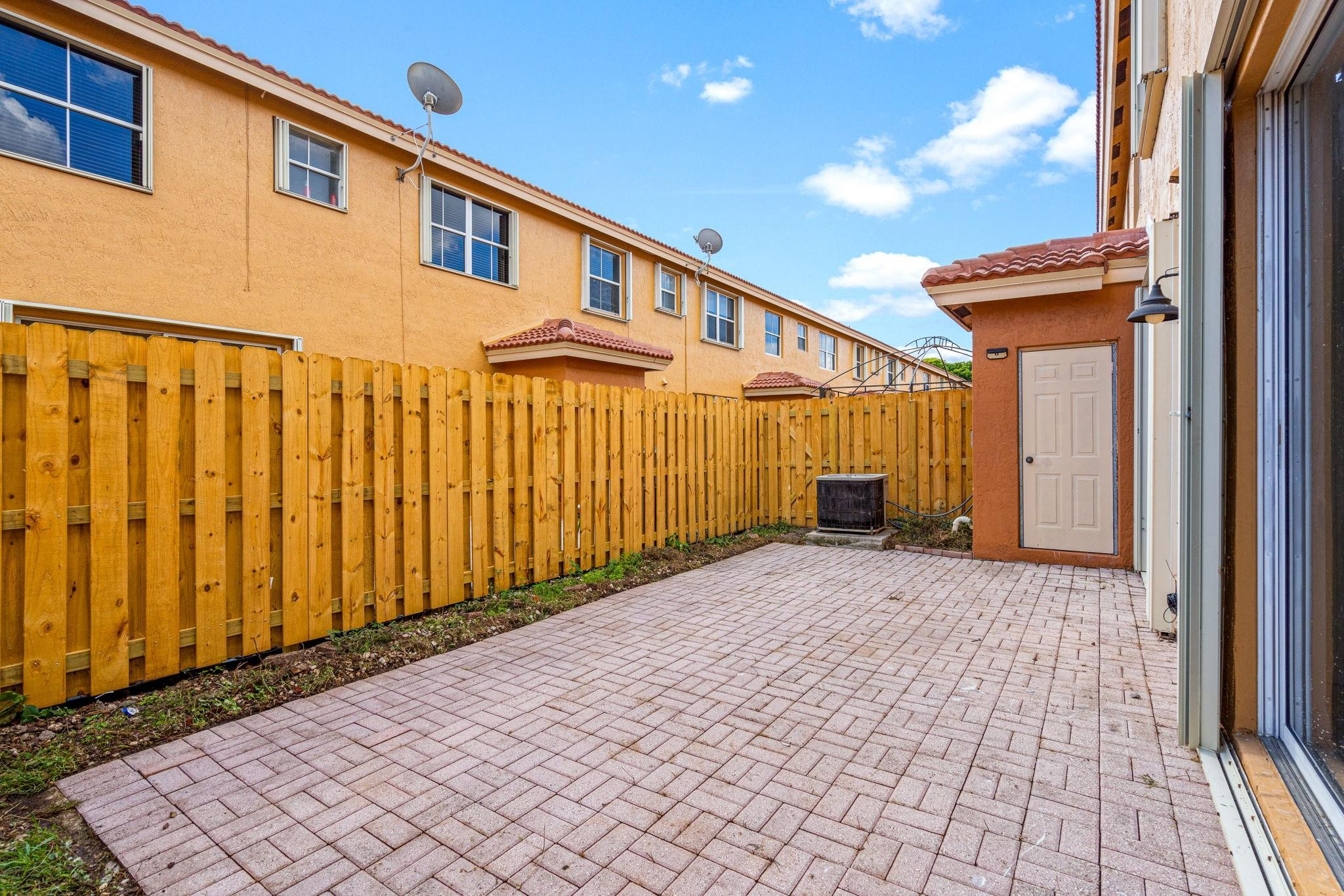 Villa Vizcaya - Residential