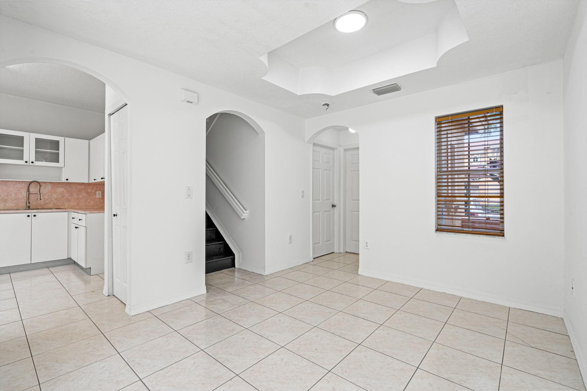 Villa Vizcaya - Residential