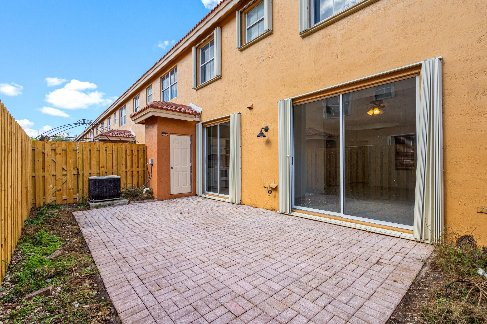 Villa Vizcaya - Residential