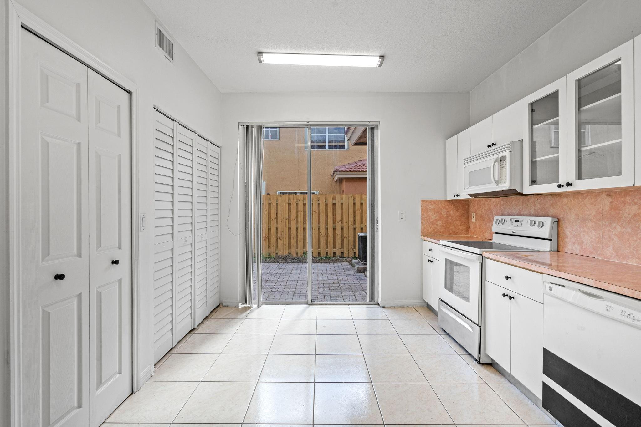 Villa Vizcaya - Residential