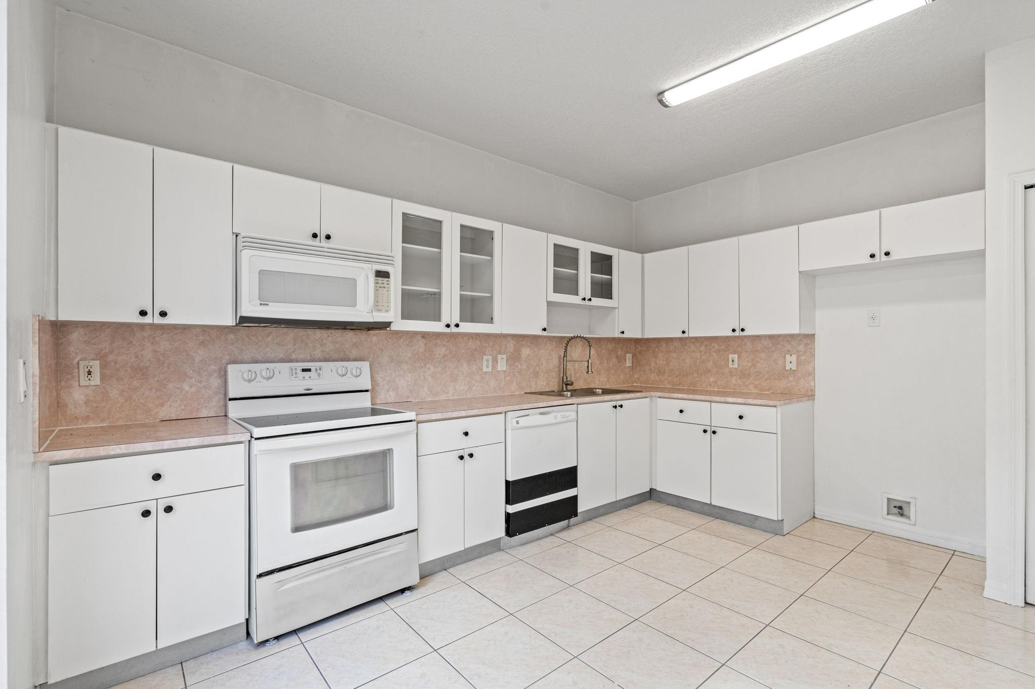 Villa Vizcaya - Residential