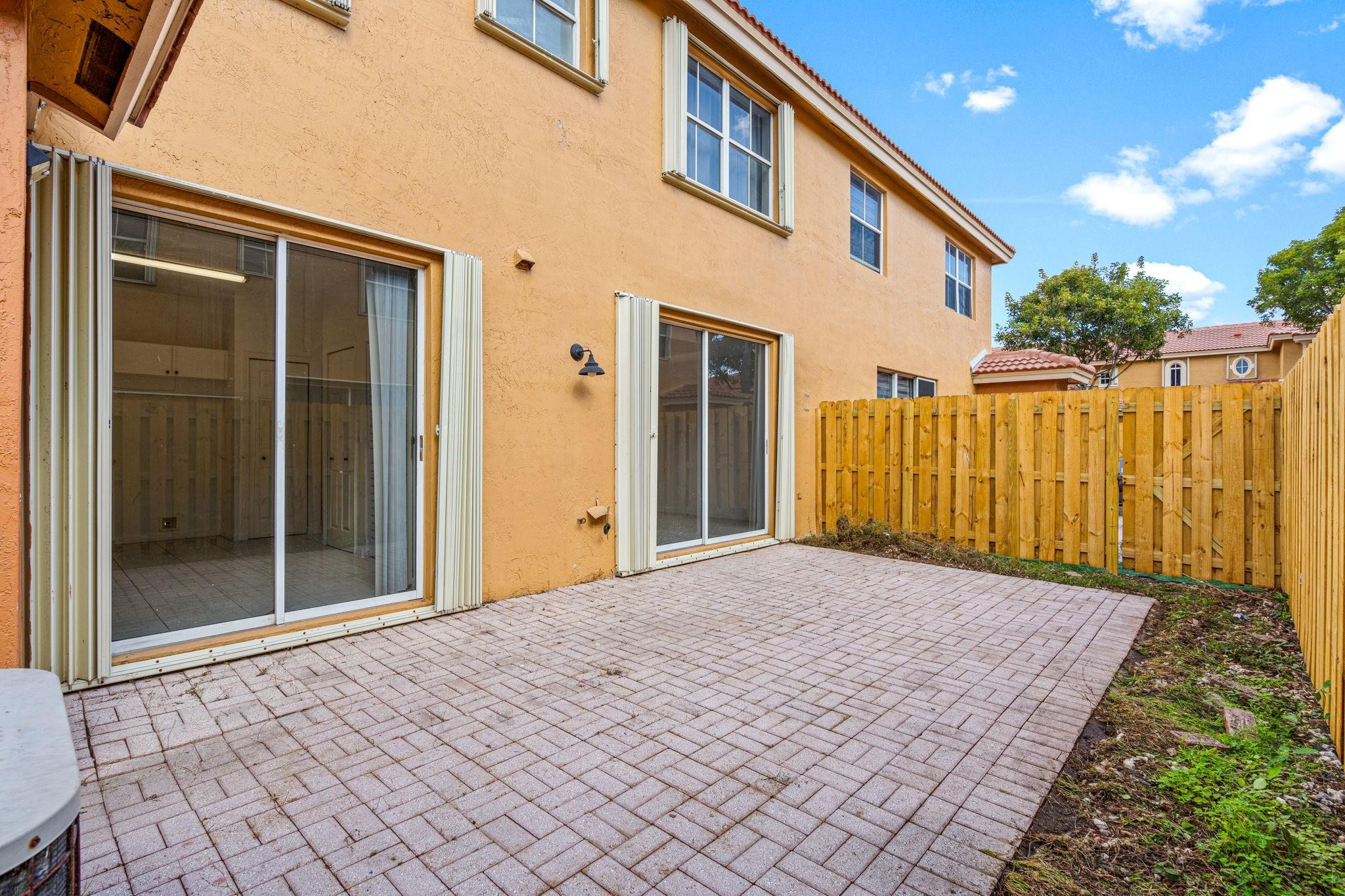 Villa Vizcaya - Residential