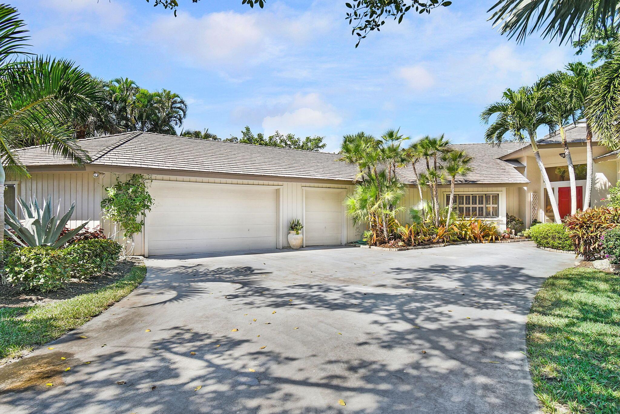 5711 SE Winged Foot Drive