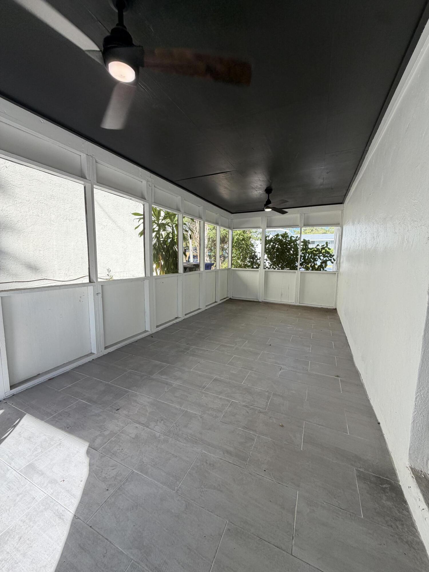 RIVERSIDE ADD AMEN PLAT - Residential Income