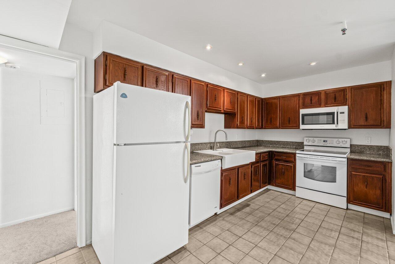 BRIDGEWOOD MID-RISE CONDO - Residential