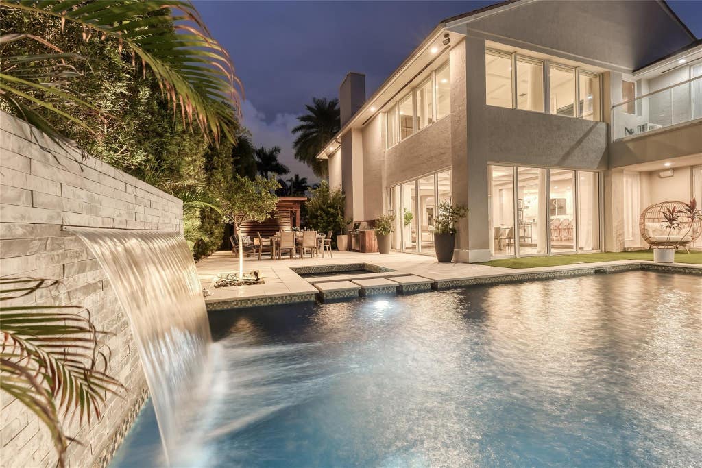 Photo of 524 Poinciana Drive, Fort Lauderdale, FL 33301 (MLS # F10526695)