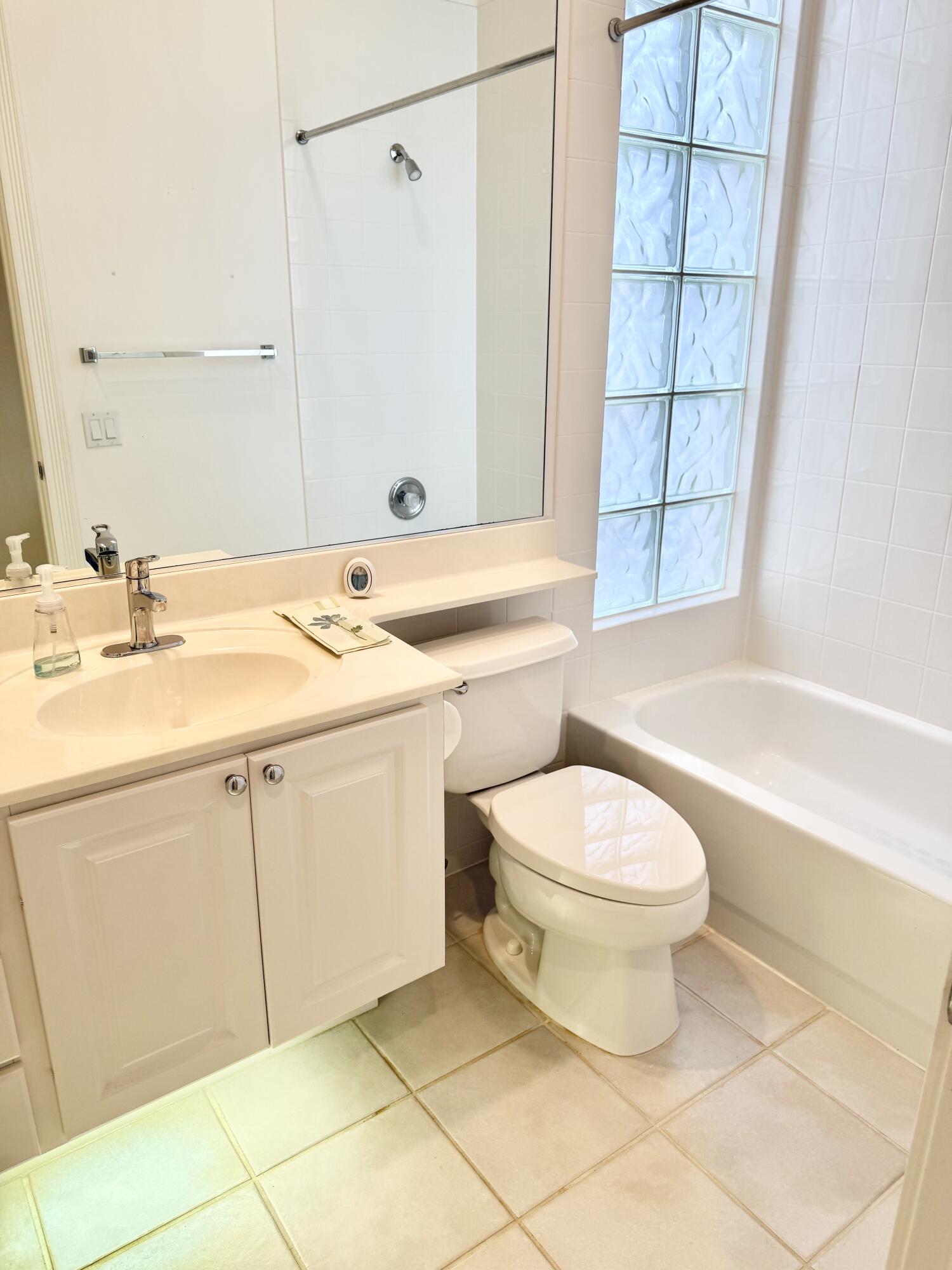 RIVERWALK 12 - Residential