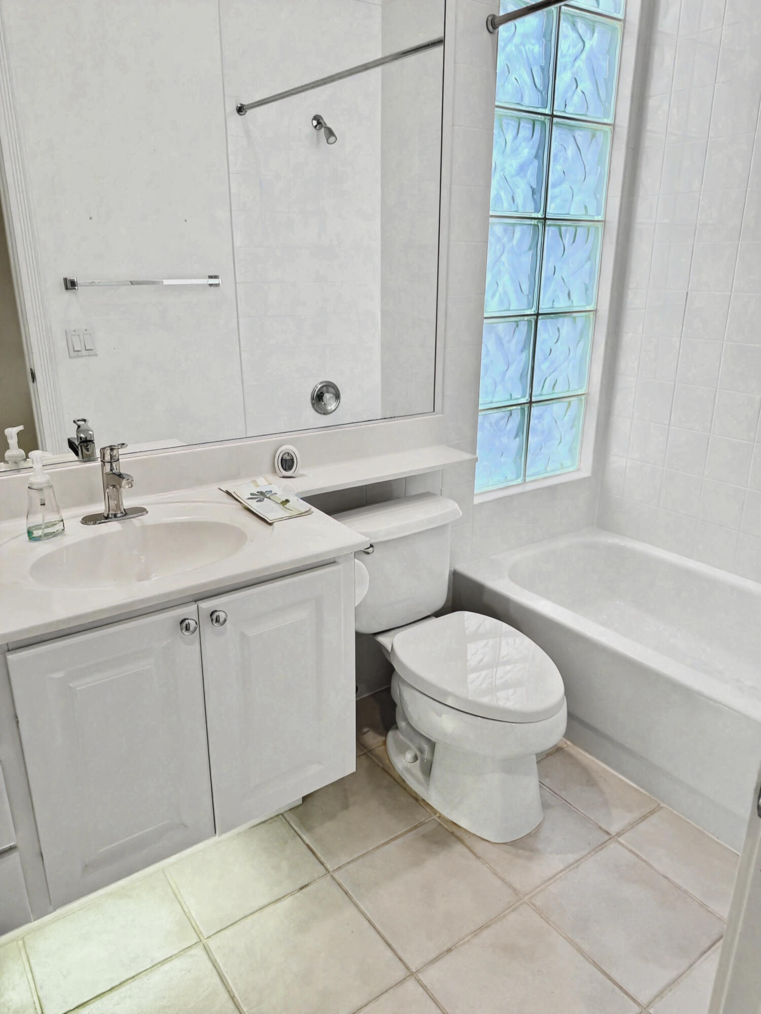 RIVERWALK 12 - Residential