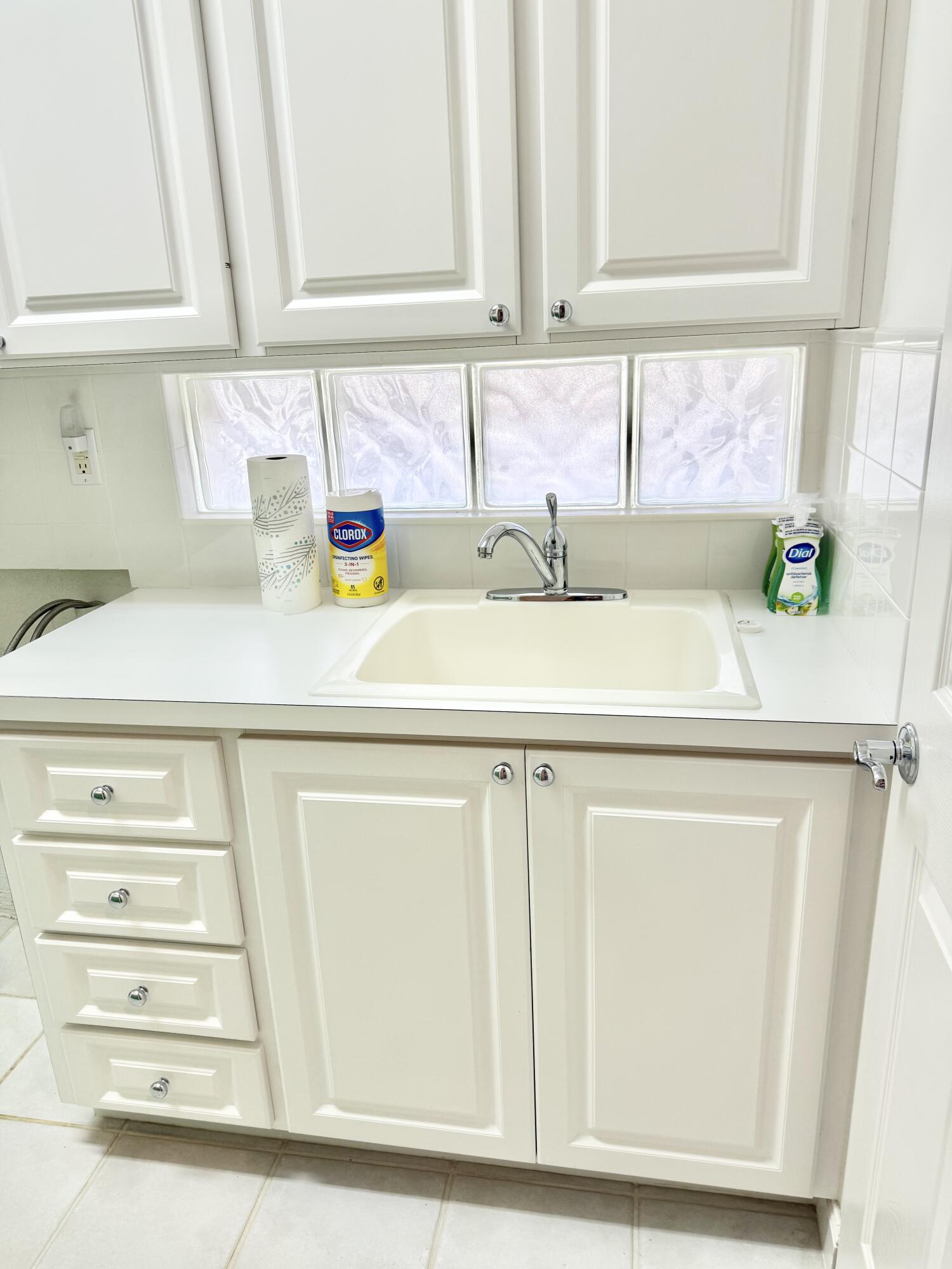 RIVERWALK 12 - Residential