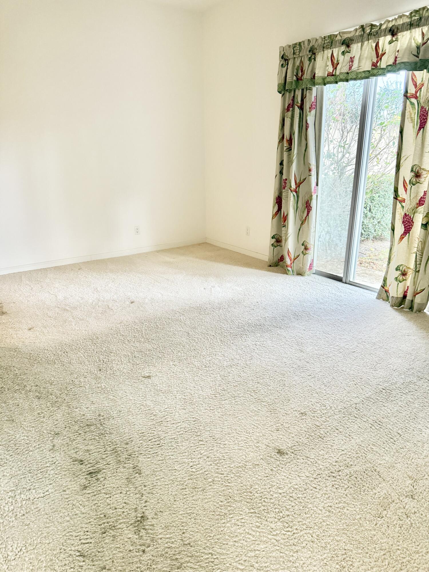 RIVERWALK 12 - Residential