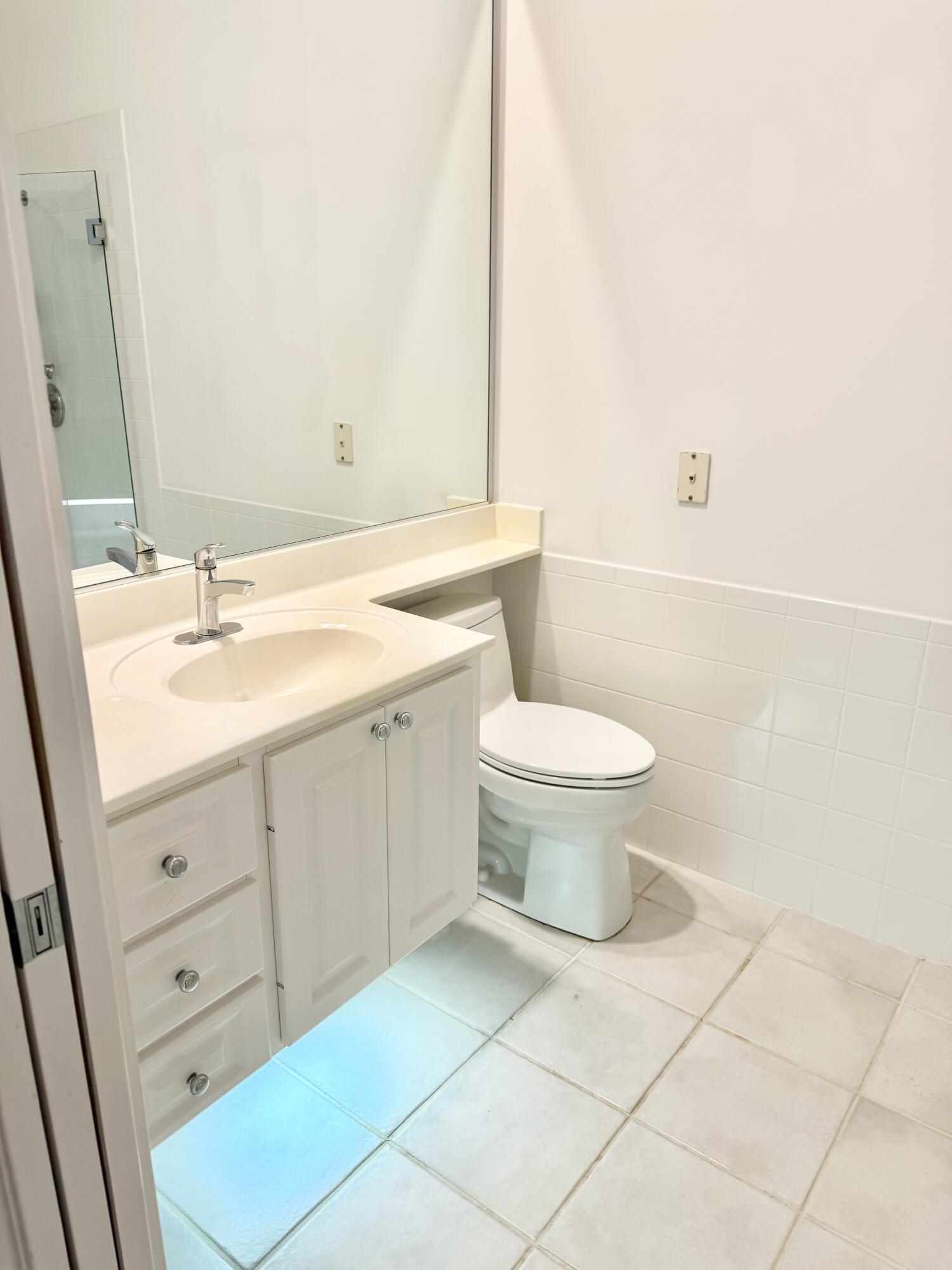 RIVERWALK 12 - Residential