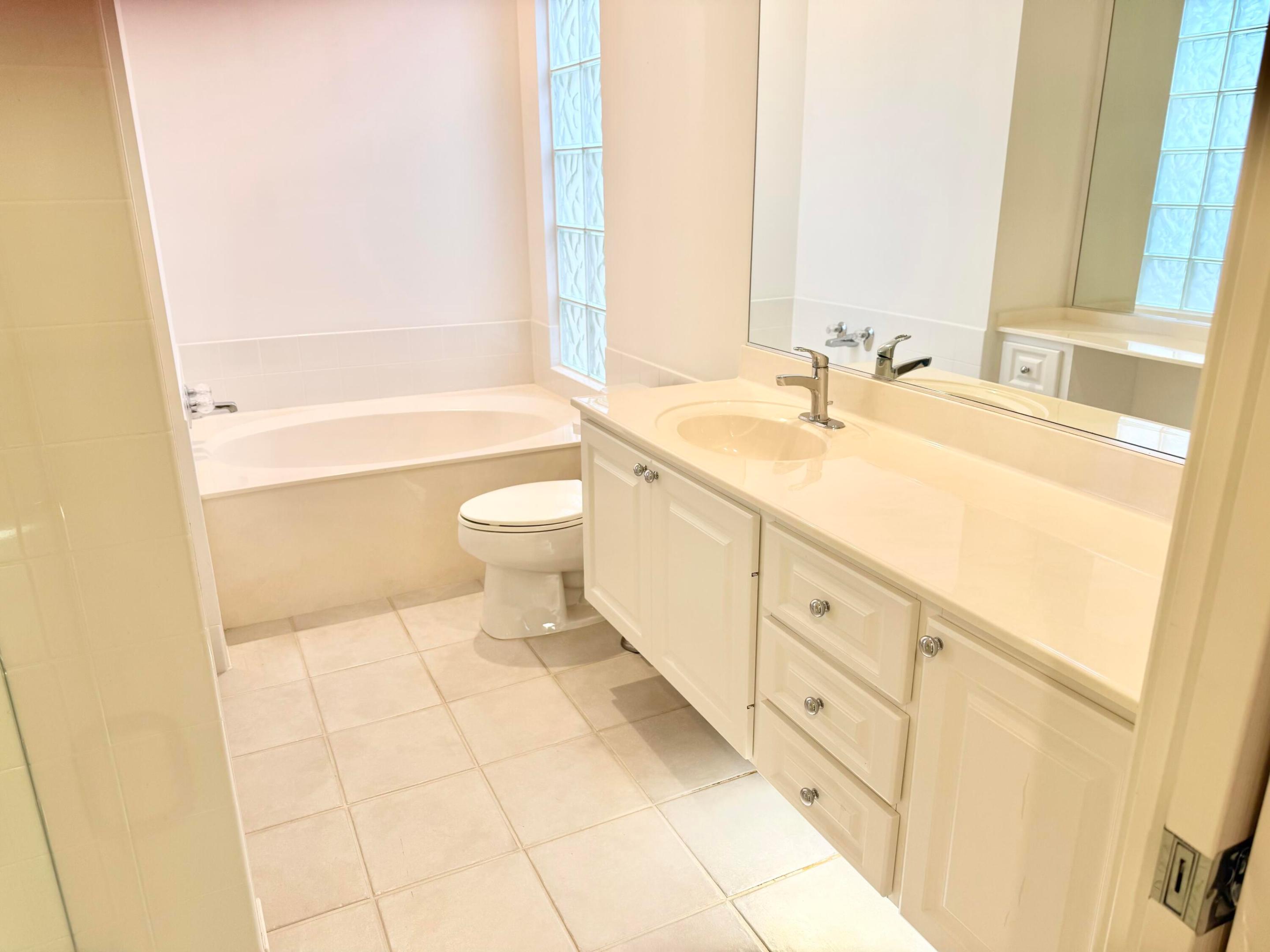 RIVERWALK 12 - Residential