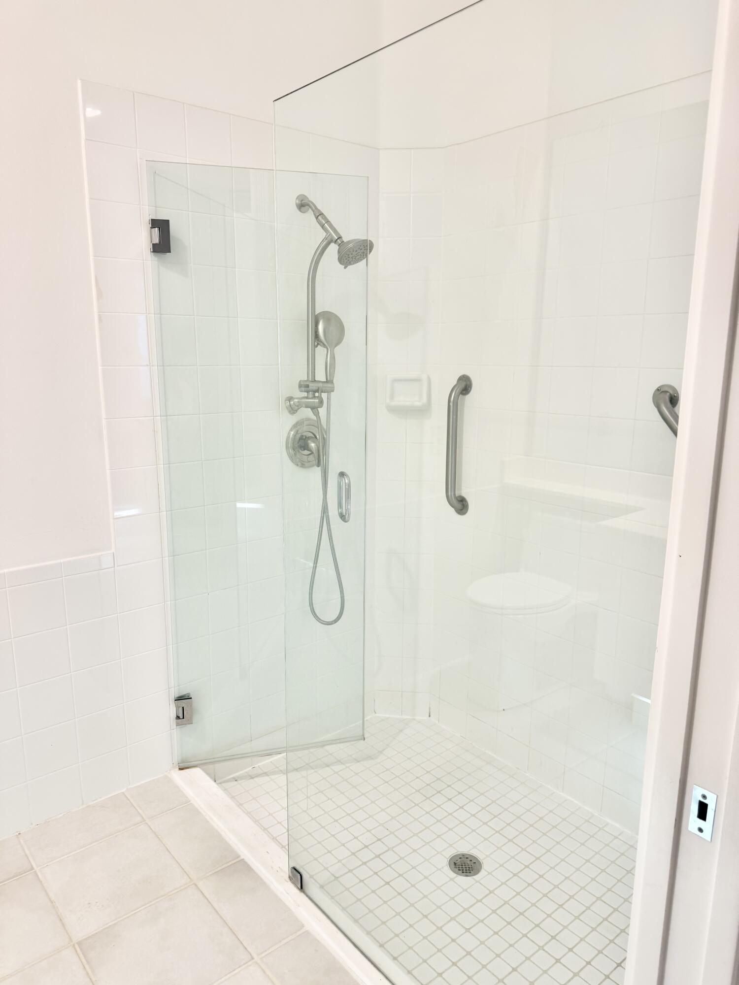 RIVERWALK 12 - Residential