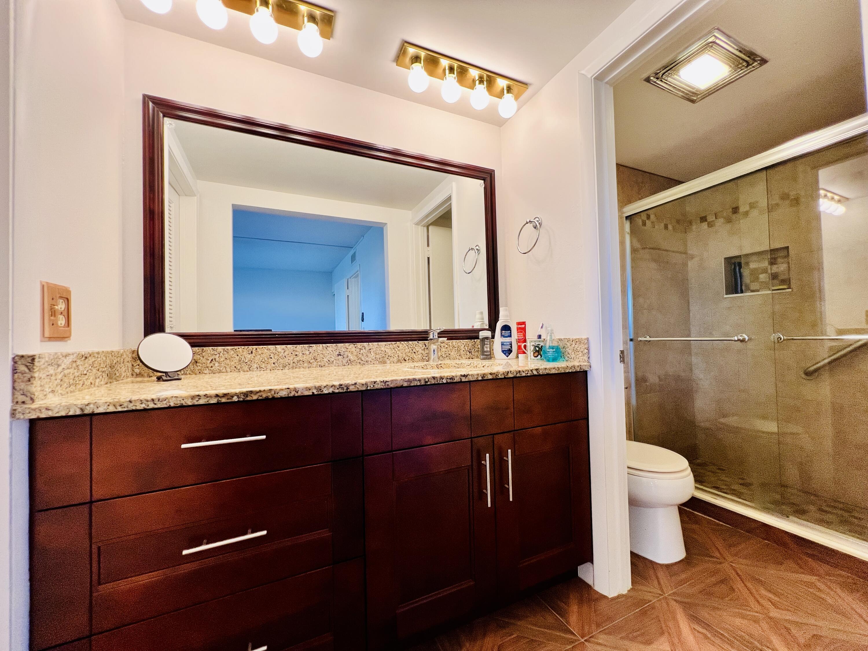 CENTURY VILLAGE - WELLING - Residential