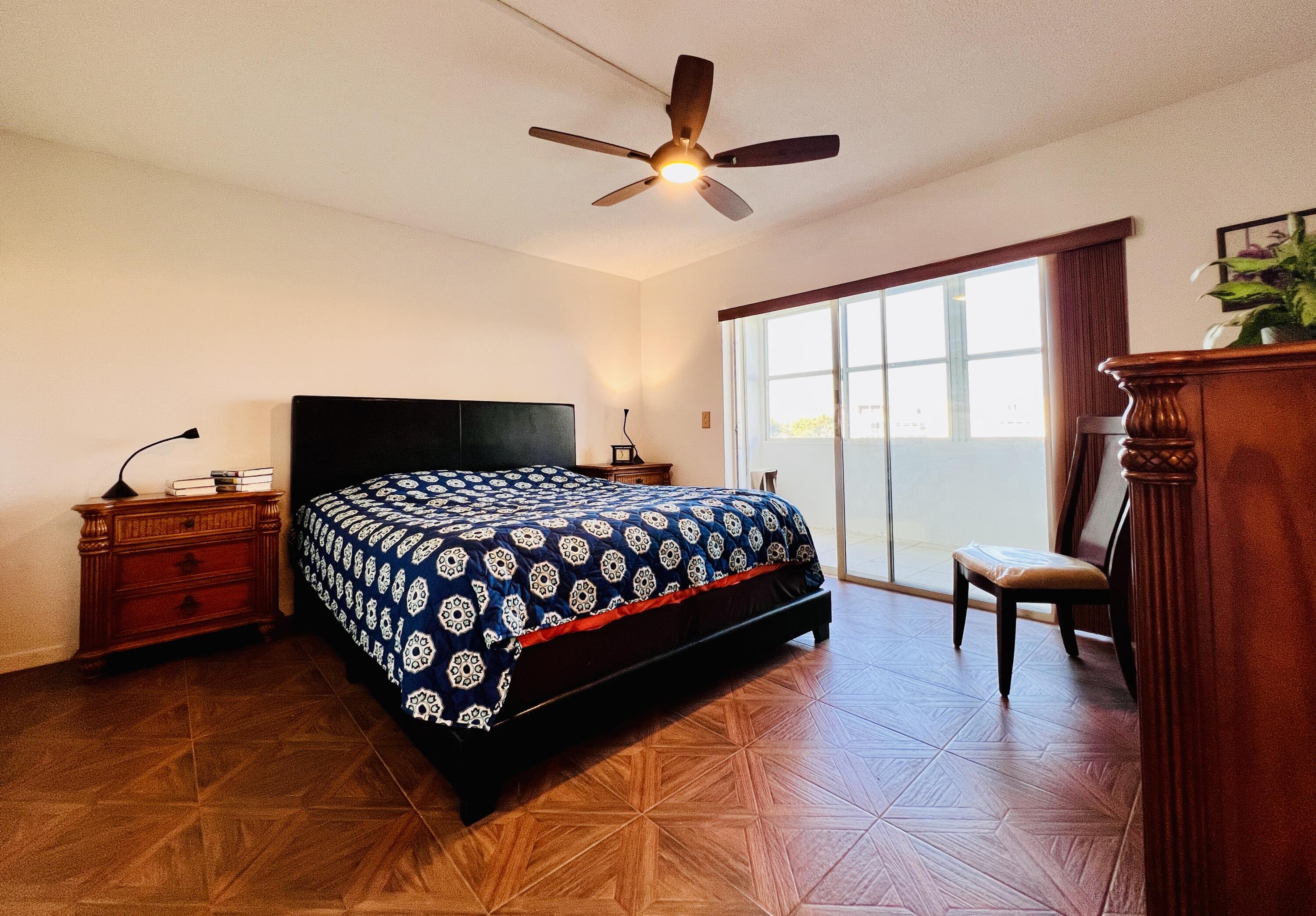 CENTURY VILLAGE - WELLING - Residential