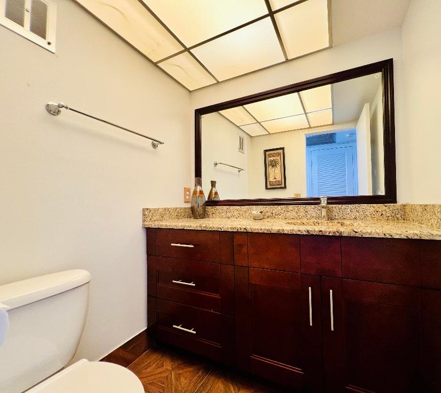 CENTURY VILLAGE - WELLINGTON CONDOS - Residential