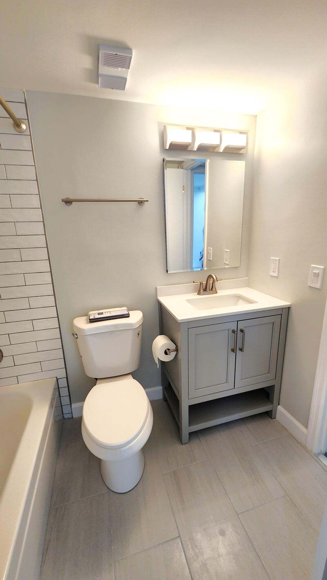 LAVERS DELRAY RACQUET CLUB CONDO - Residential Lease