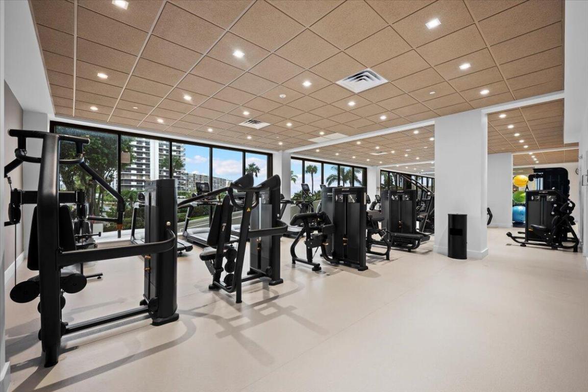 OLD PORT COVE LAKE POINT TOWER CONDO - Residential