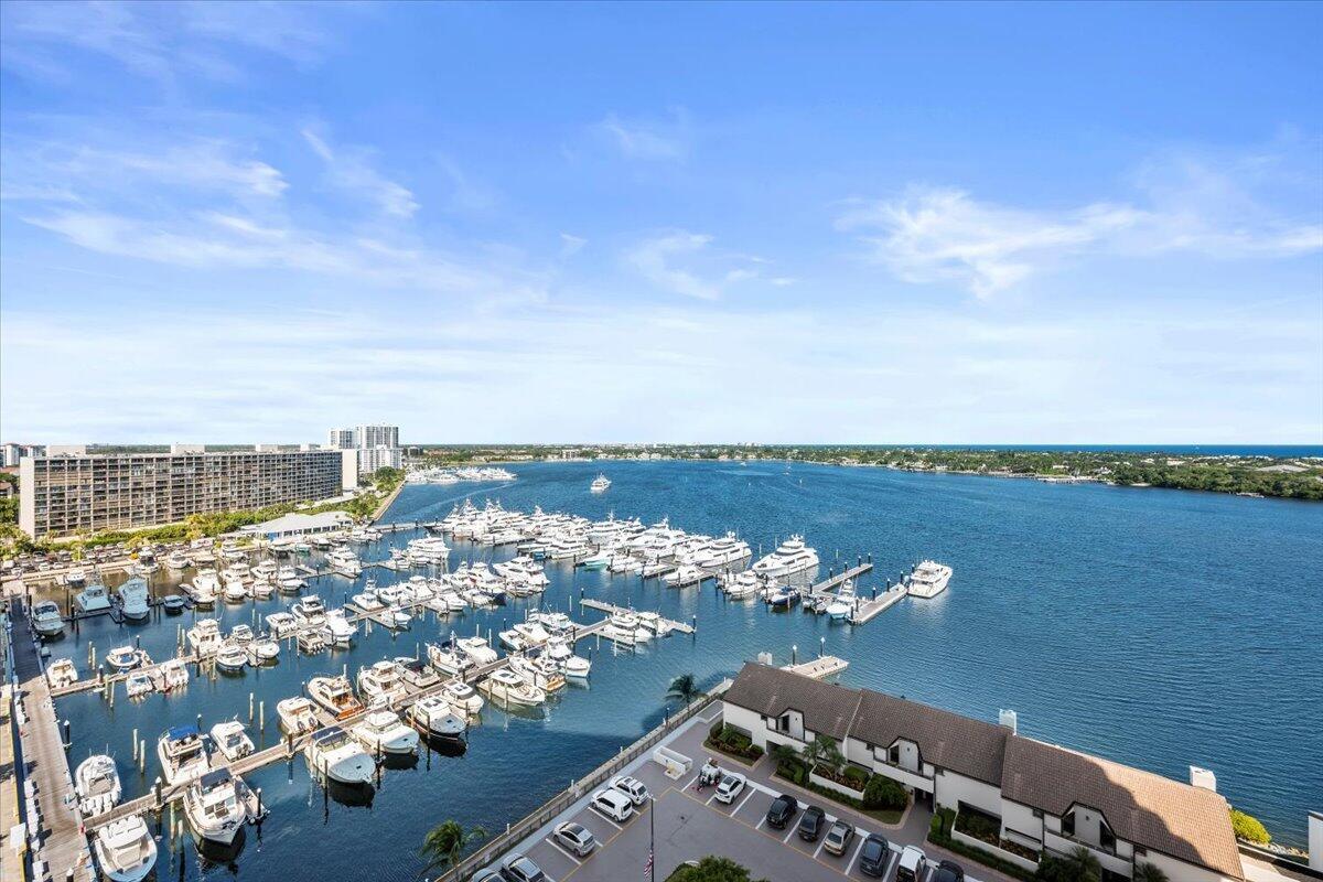 OLD PORT COVE LAKE POINT - Residential