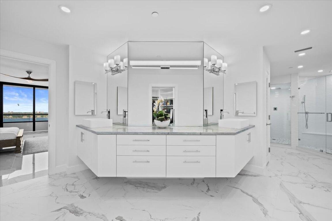 OLD PORT COVE LAKE POINT TOWER CONDO - Residential