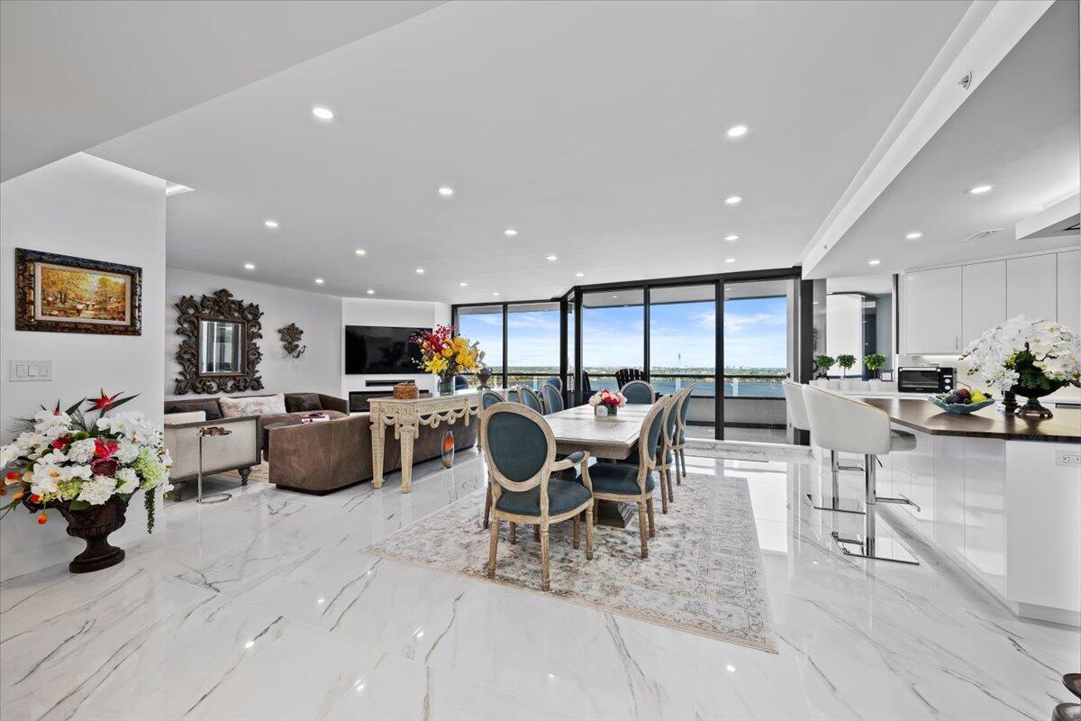 100 Lakeshore Drive 1454