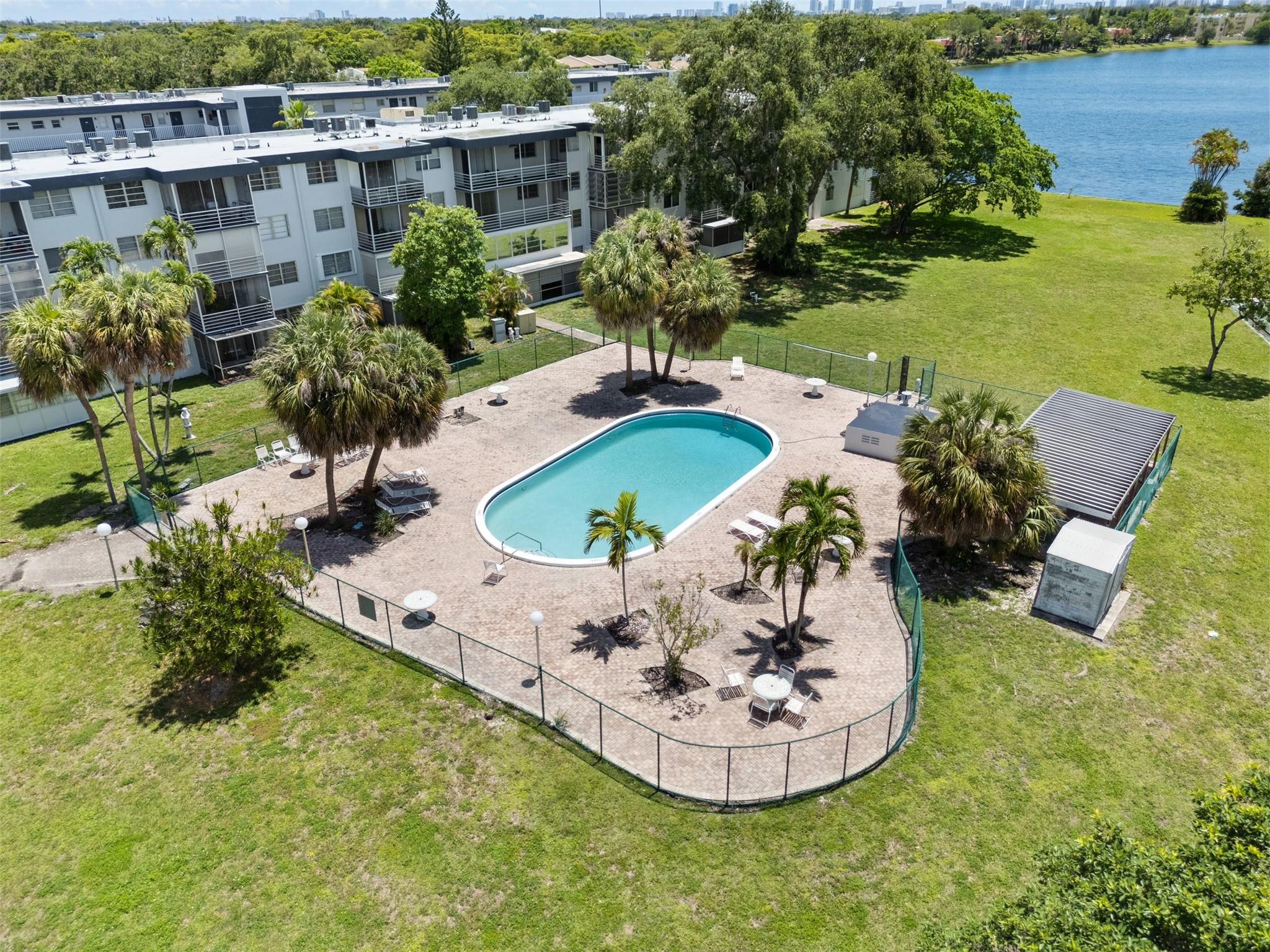 Royal Oaks - Residential