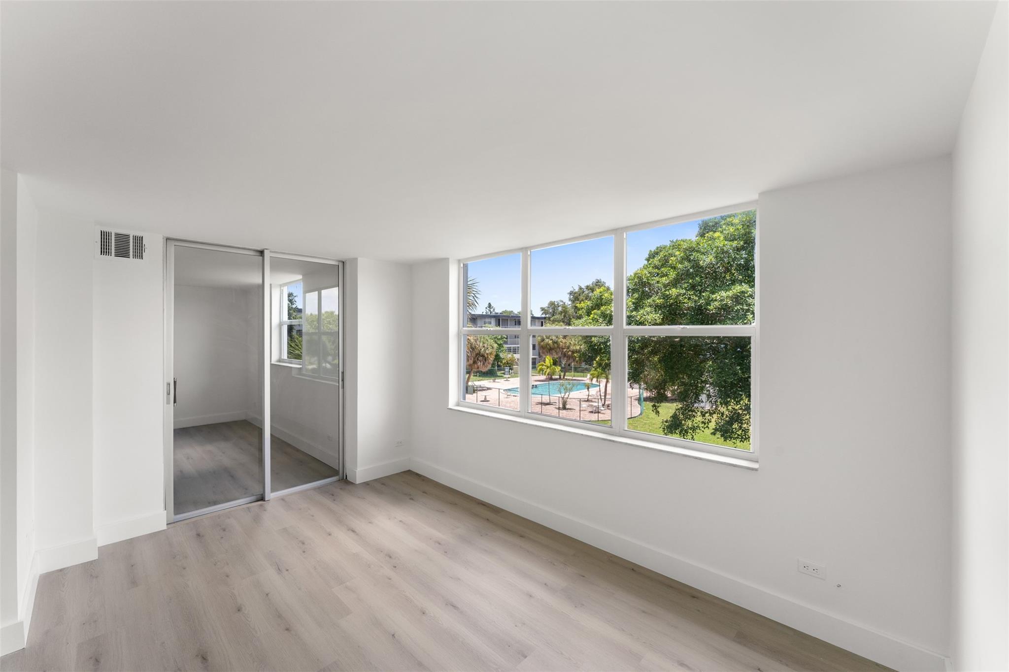 Royal Oaks - Residential