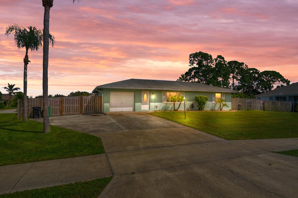 Photo of 257 SW THORNHILL Drive, Port Saint Lucie, FL 34984 (MLS # B26074204)