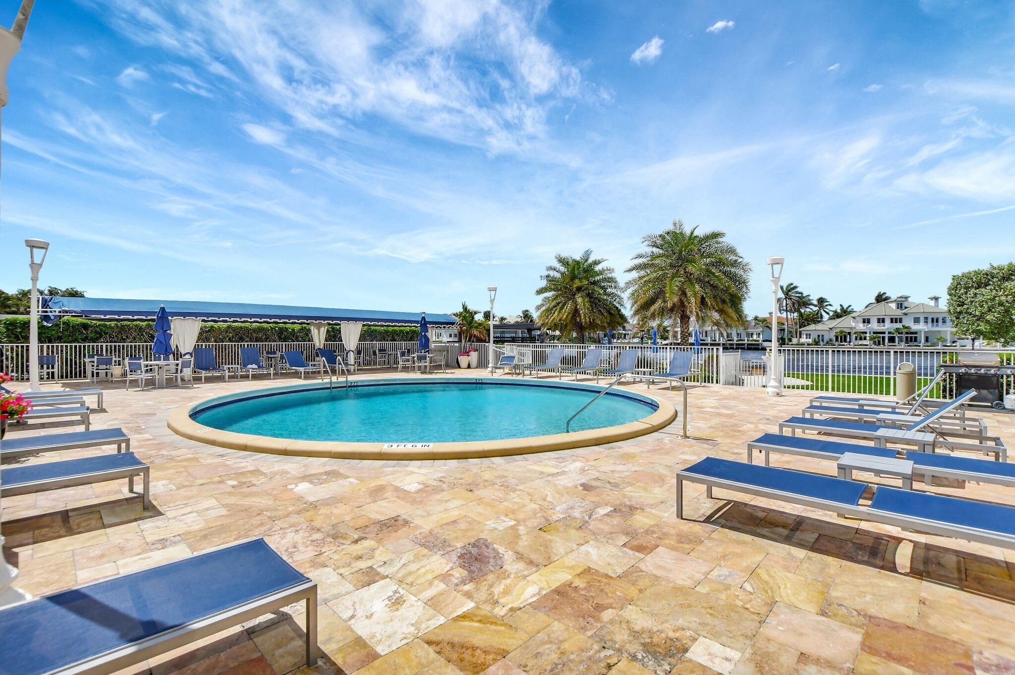 Coastal House - Residential