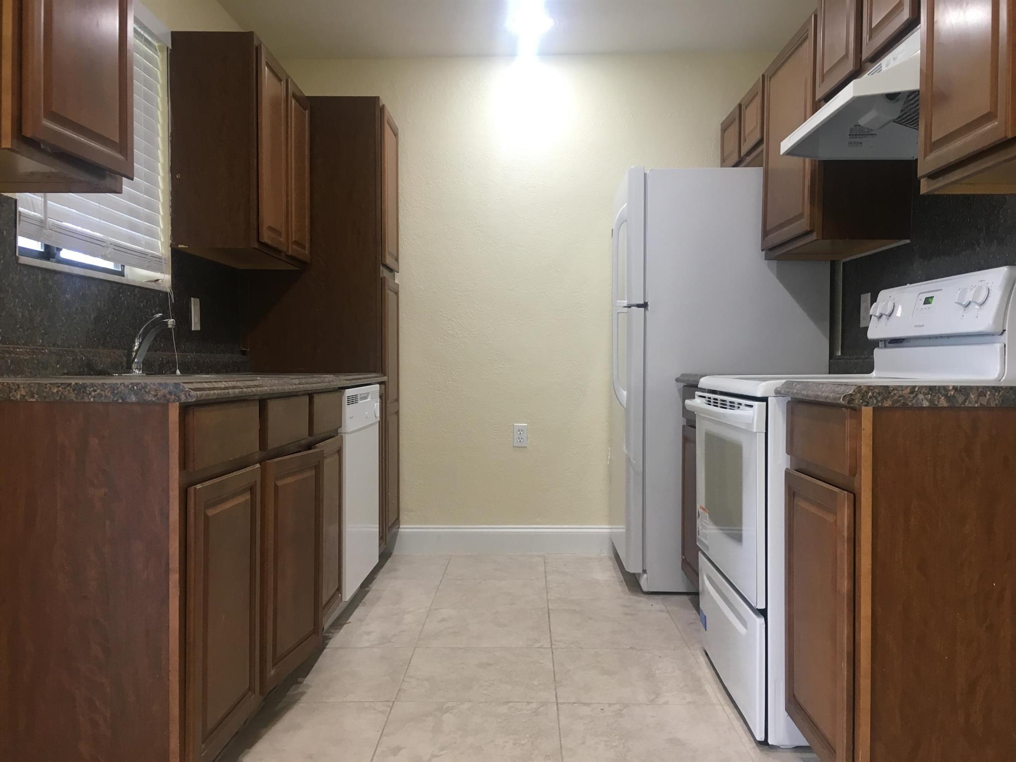 SOUTH SHORE 1 OF WELLINGT - Residential Lease