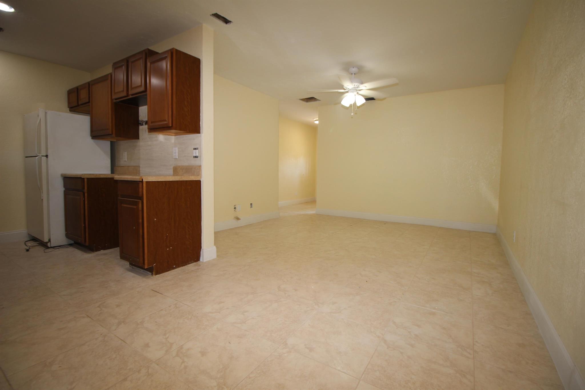 SOUTH SHORE 1 OF WELLINGT - Residential Lease