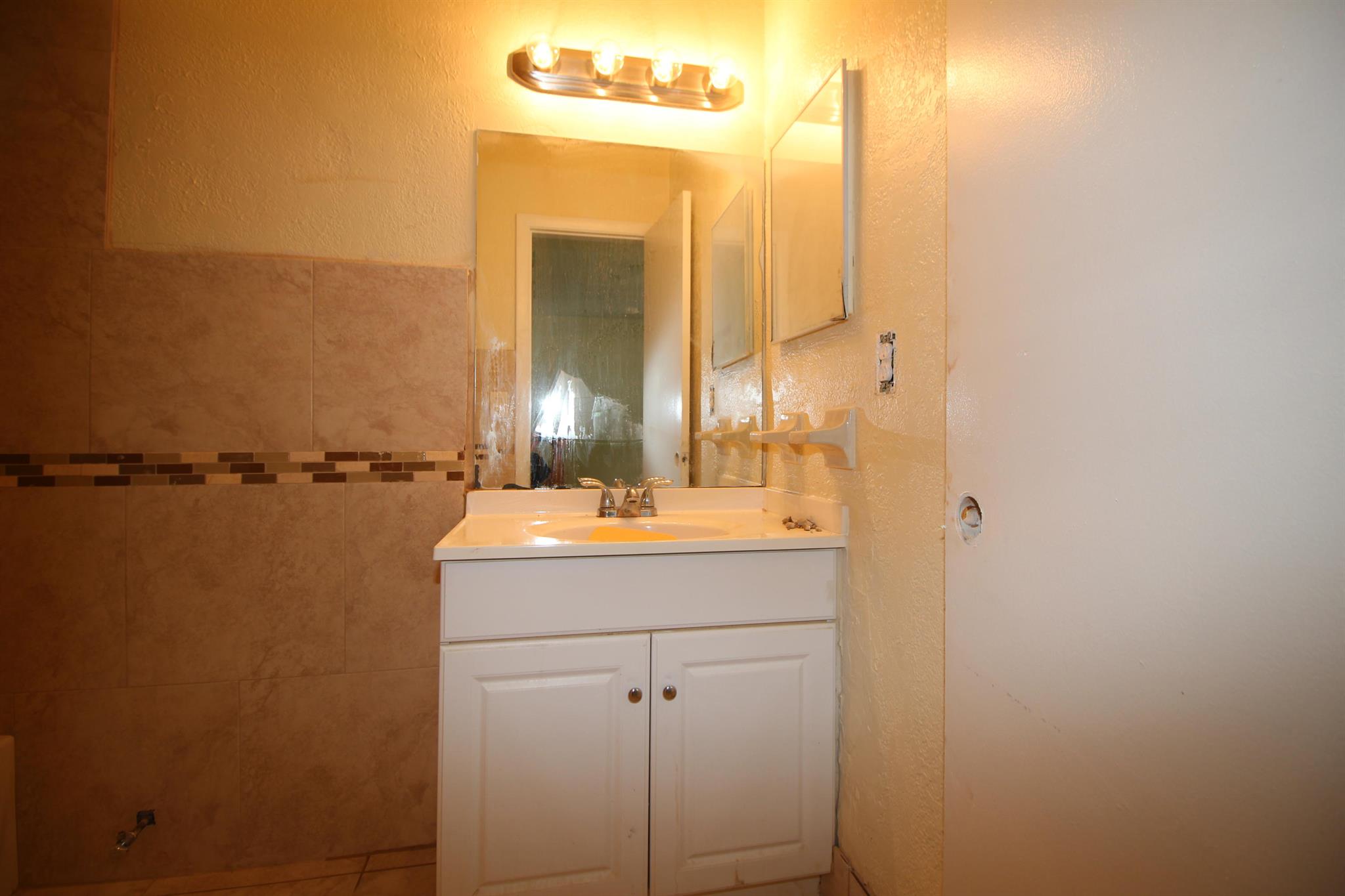 SOUTH SHORE 1 OF WELLINGT - Residential Lease