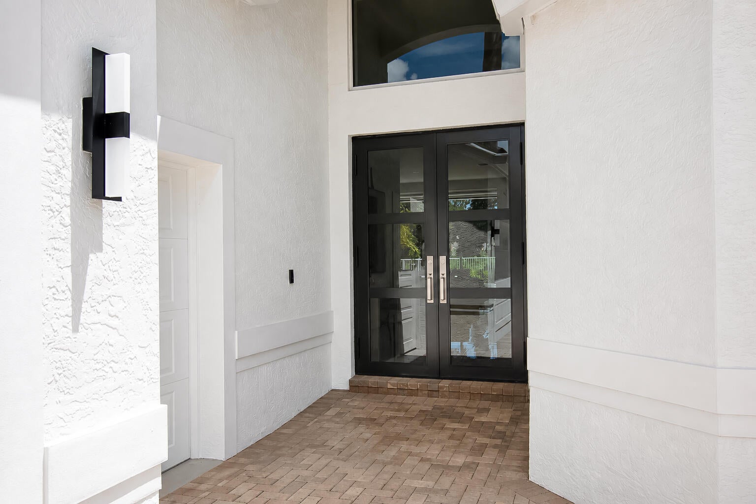 16124 VILLA VIZCAYA Place