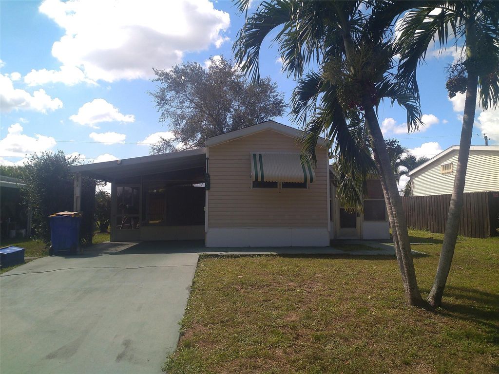 Photo of 7556 SE Wren Avenue, Hobe Sound, FL 33455 (MLS # F10467226)
