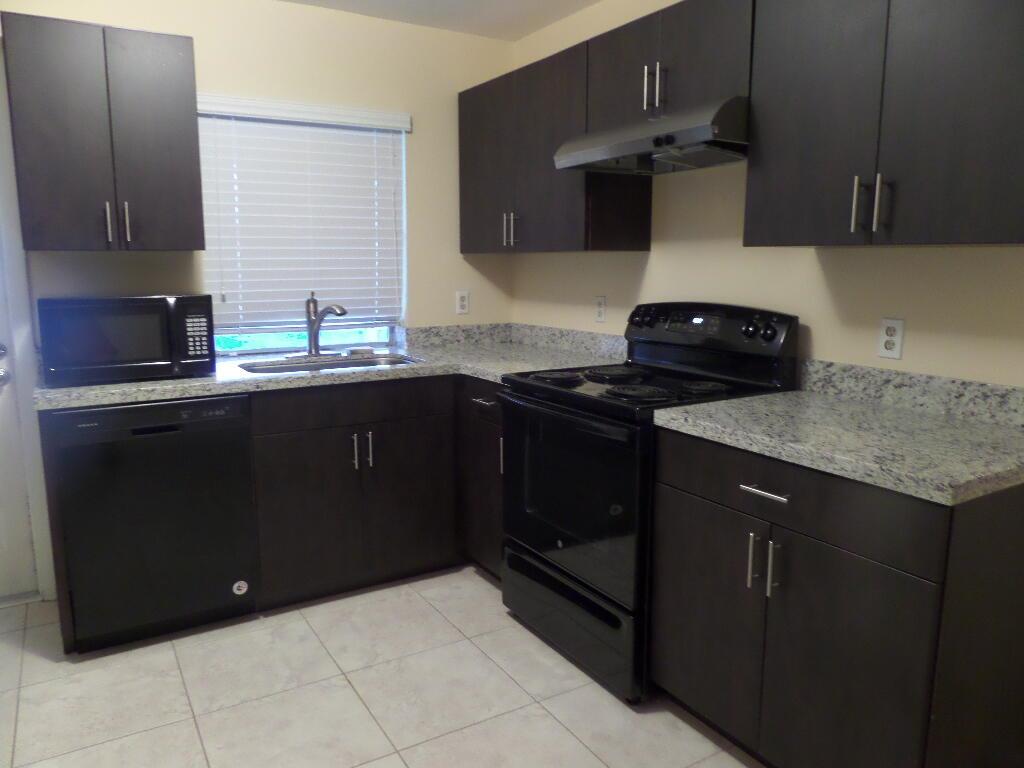 HIGHLAND PINES - Residential Lease