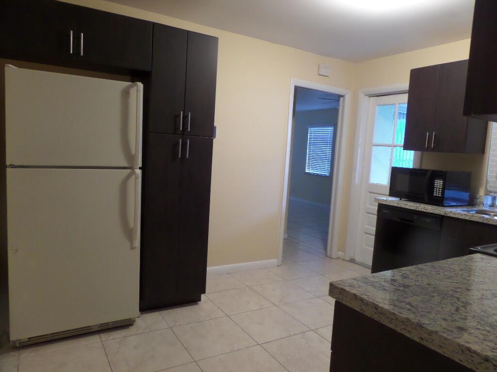 HIGHLAND PINES - Residential Lease