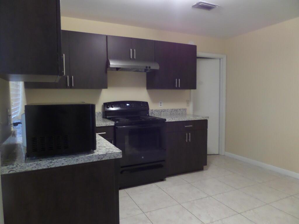HIGHLAND PINES - Residential Lease
