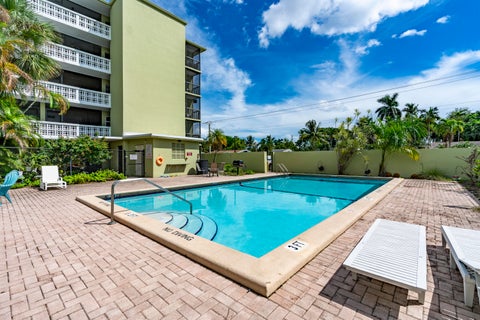 Tiny photo for 1425 Arthur Street #111B, Hollywood, FL 33020 (MLS # B26079392)