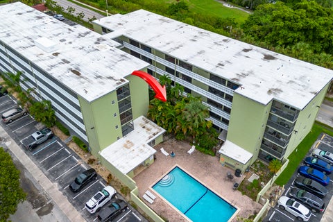 Tiny photo for 1425 Arthur Street #111B, Hollywood, FL 33020 (MLS # B26079392)