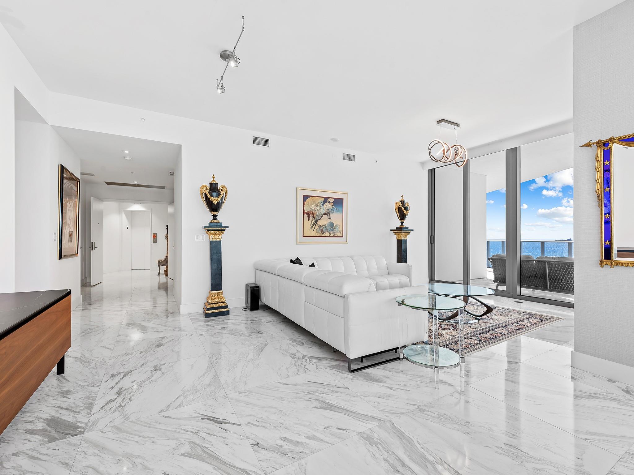 Paramount - Residential