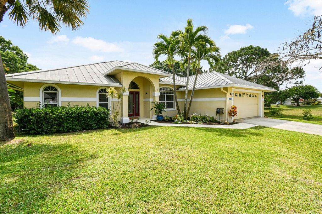 Photo of 582 SE Ashley Oaks Way, Stuart, FL 34997 (MLS # R10977431)