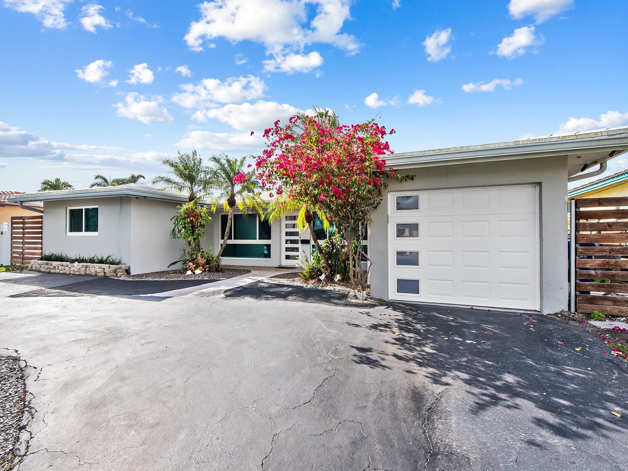 300 SE 10th Street
