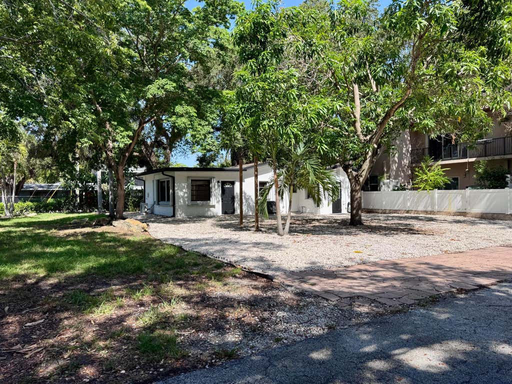 Photo of 2390 SW 18th Avenue, Fort Lauderdale, FL 33315 (MLS # B26067994)