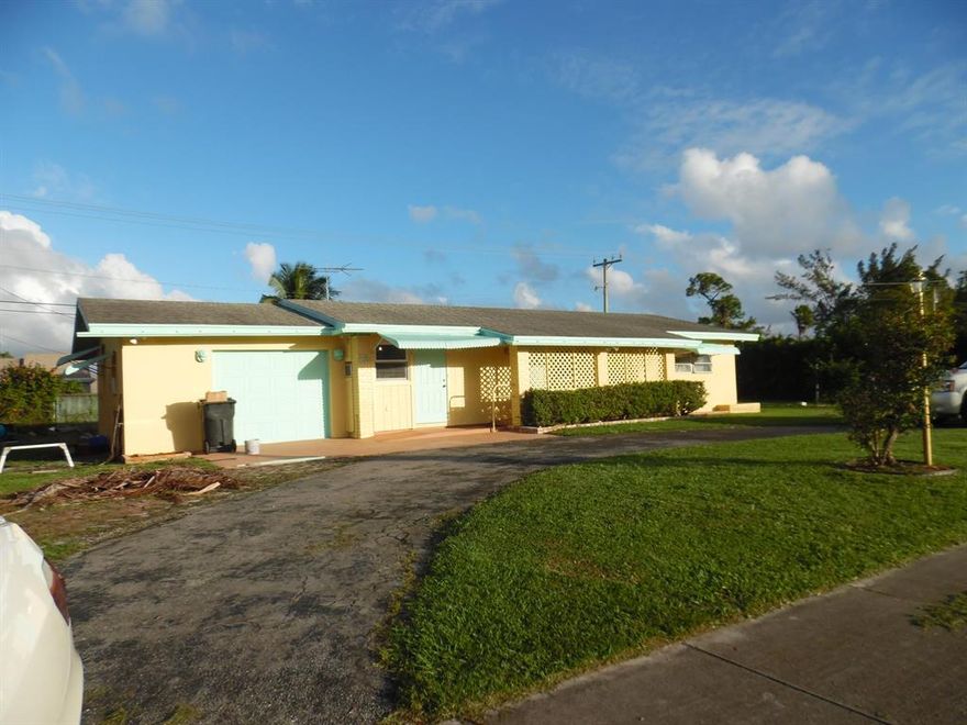 POTENTIAL ....POTENTIAL, 
FLORIDA GARDENS SINGLE FAMILY HOME WITH MOTHER-IN-LAW QUARTERS.  NO HOA FANTASTIC OPPORTUNITY WITH TONS OF POTENTIAL.  HOME IS ON AN OVERSIZE LOT BRING YOUR RV OR BOAT.  ACCESS TO TURNPIKE, SHOPPING, DINING AND ENTERTAINMENT. A-B GRADE SCHOOLS.